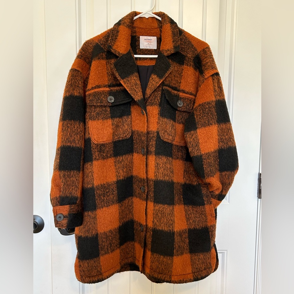 It’s Fall!! Near new Old Navy jacket, size Medium, heavy wool-like weight.